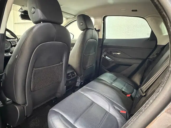 Jaguar E-Pace 2019, foto 12