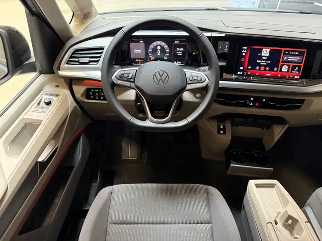 Volkswagen Multivan view 12