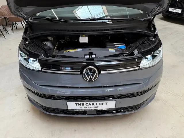Volkswagen Multivan view 7