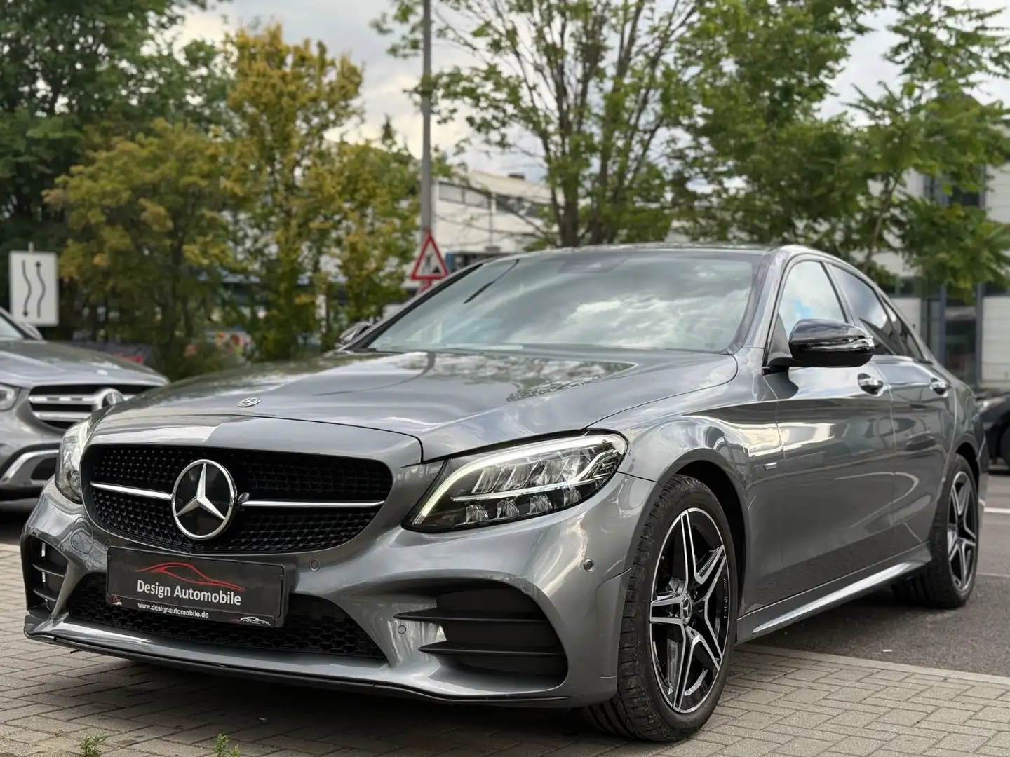 Mercedes-Benz C 200 AMG LINE*LED/DIGI/DISTRONIC/KAMERA/KEYLESS Grijs - 2