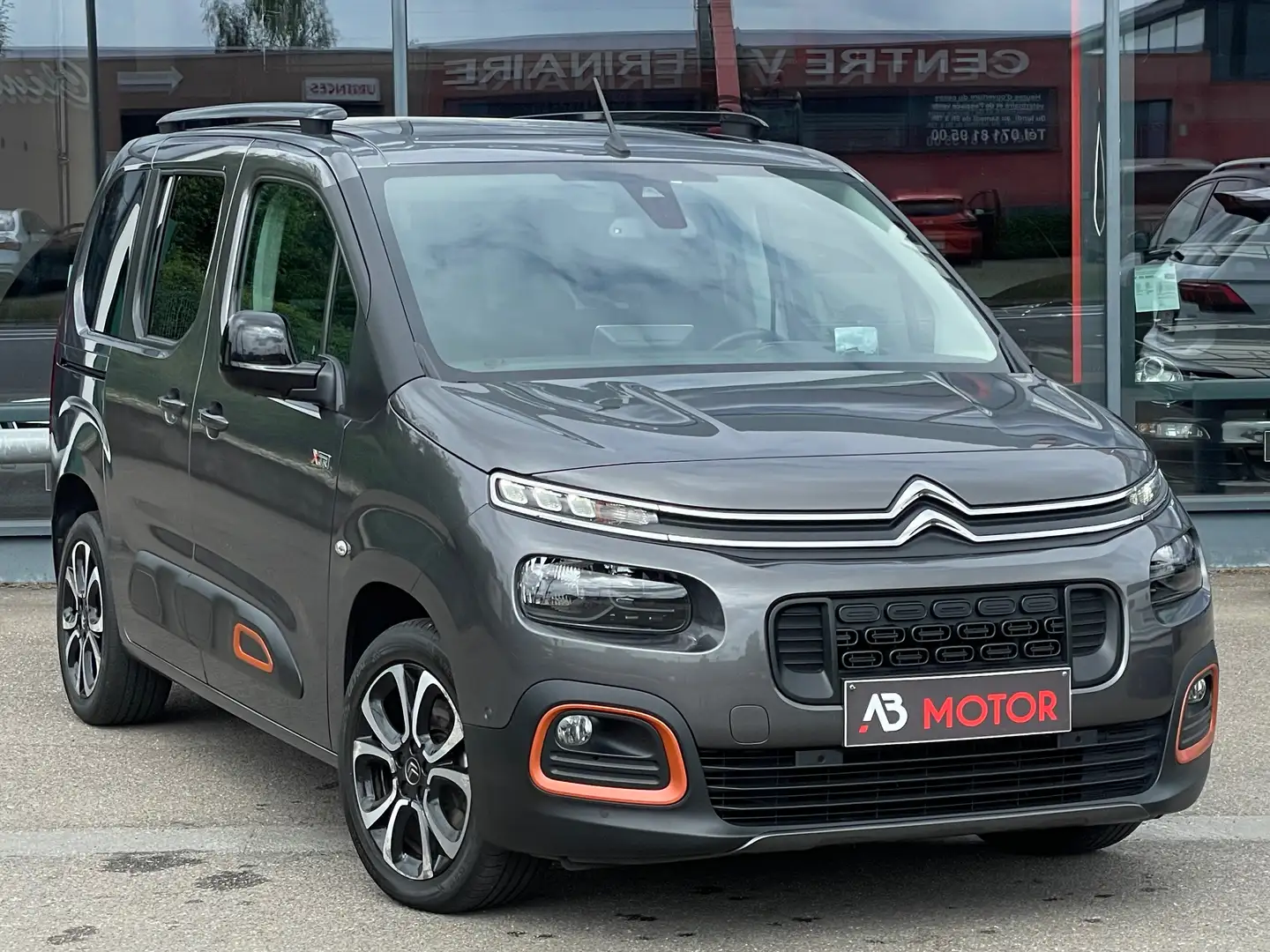 Citroen Berlingo 1.5BlueHDi M Shine XTR S 96KW AUTO PANO GPS CAMERA Grau - 1