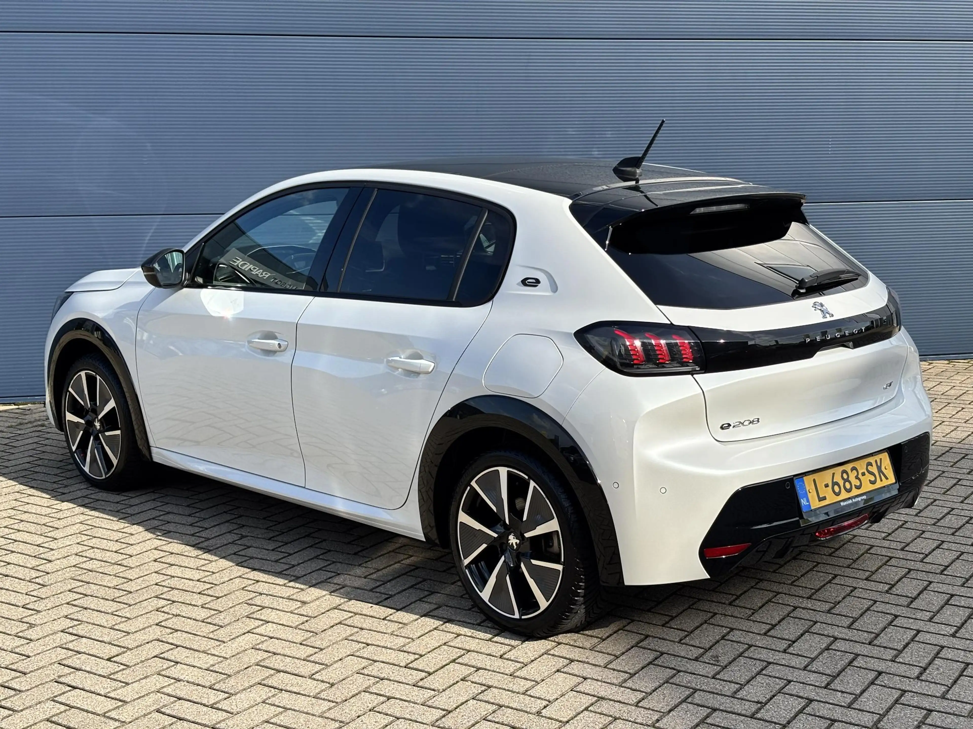 Peugeot e-208 EV GT Pack 50 kWh | Stoelverwarming | Panorama dak — photo 9