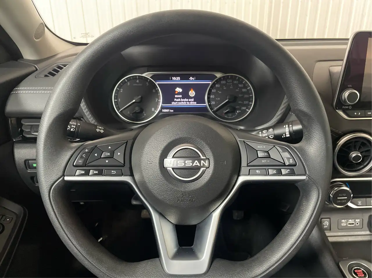 Nissan Sentra снимка Nissan Sentra