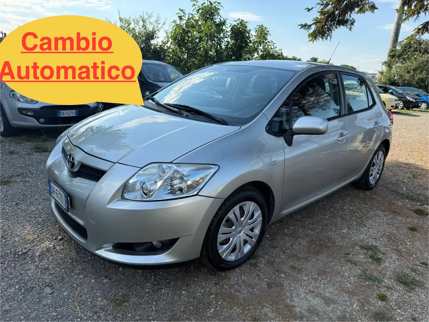 Toyota Auris 5p 1.6 dual Sol m-mt - 1