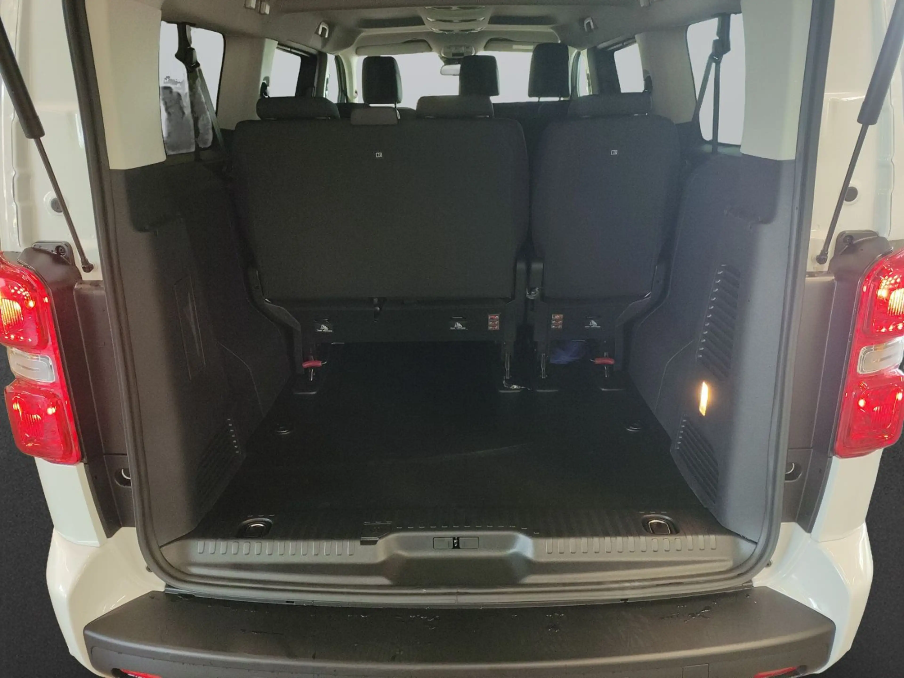 Peugeot Traveller 2.2Diesel L3 ACTIVE LED+SHZ+Winterp. — photo 11