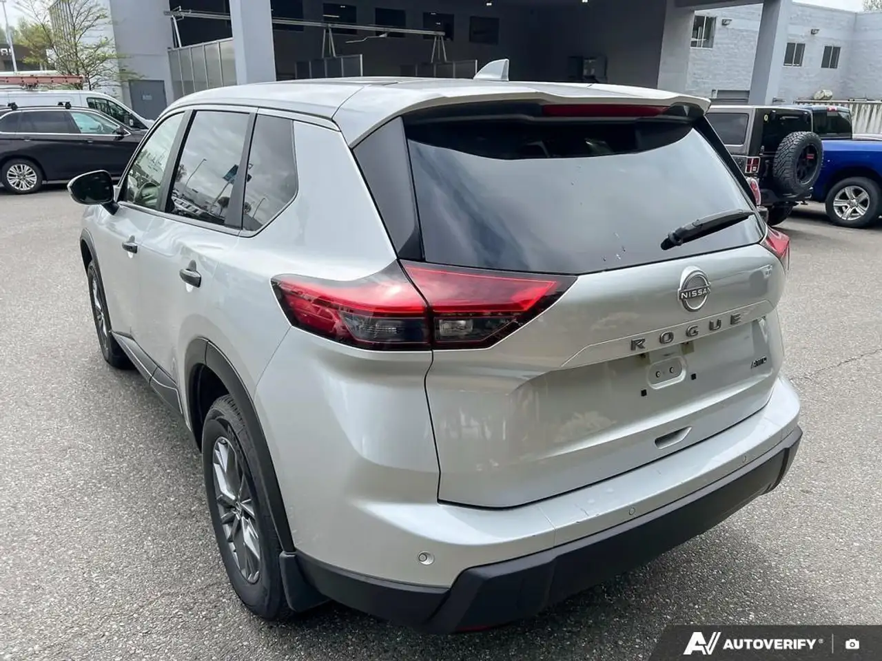 Nissan Rogue снимка Nissan Rogue