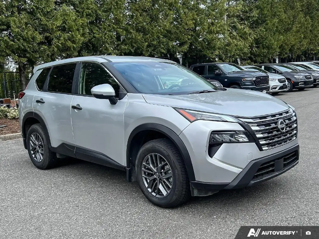 Nissan Rogue снимка Nissan Rogue