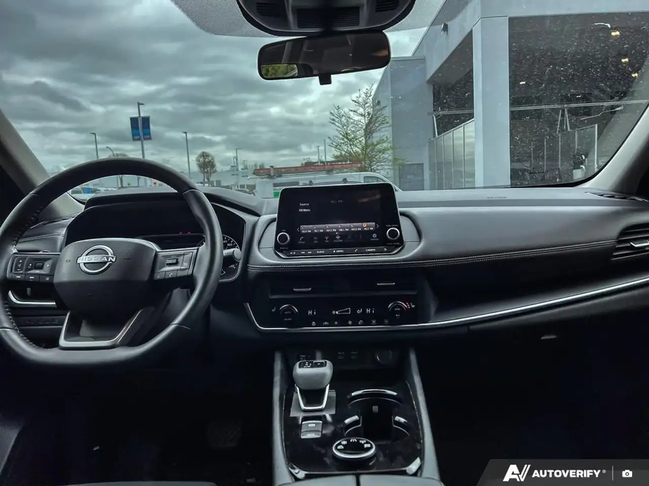 Nissan Rogue снимка Nissan Rogue