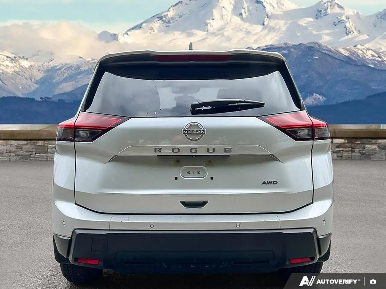 Nissan Rogue снимка Nissan Rogue