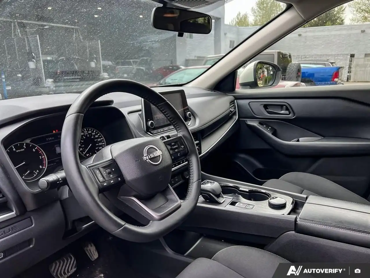 Nissan Rogue снимка Nissan Rogue