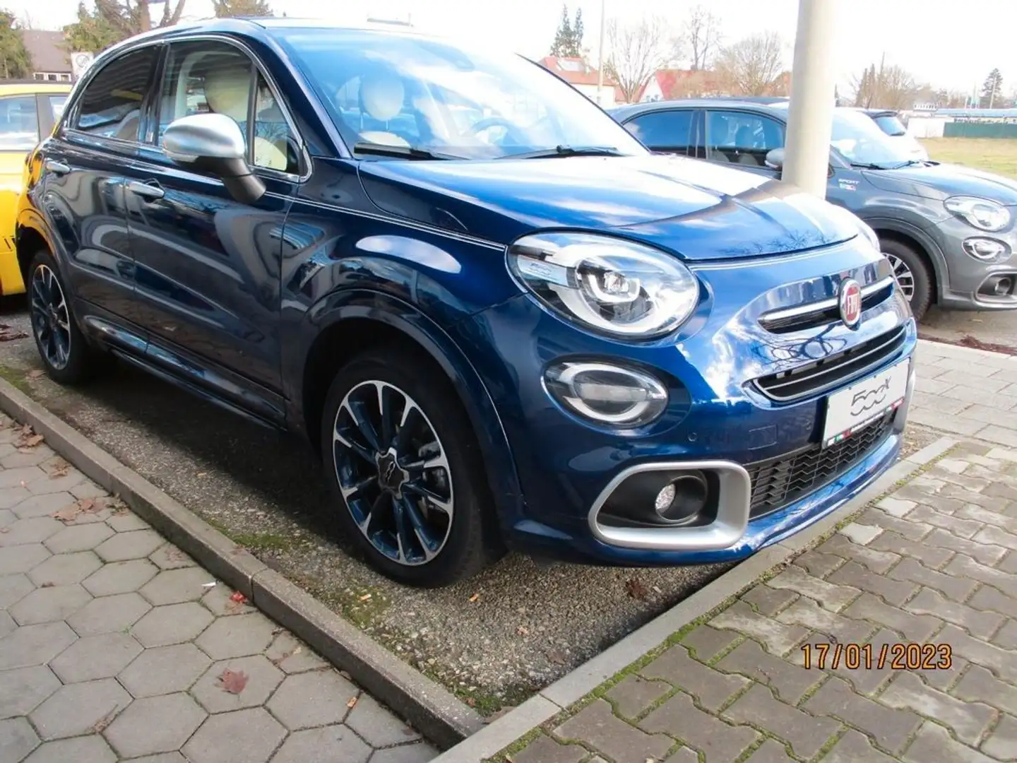 Fiat 500X 1.5 GSE Hybrid YACHT CLUB CAPRI DCT Bleu - 1