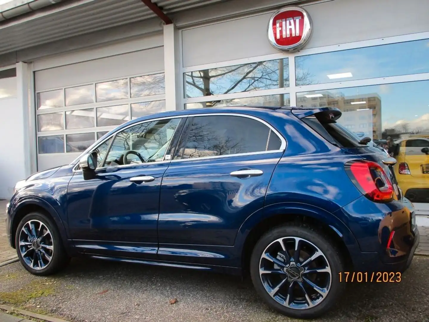 Fiat 500X 1.5 GSE Hybrid YACHT CLUB CAPRI DCT Bleu - 2