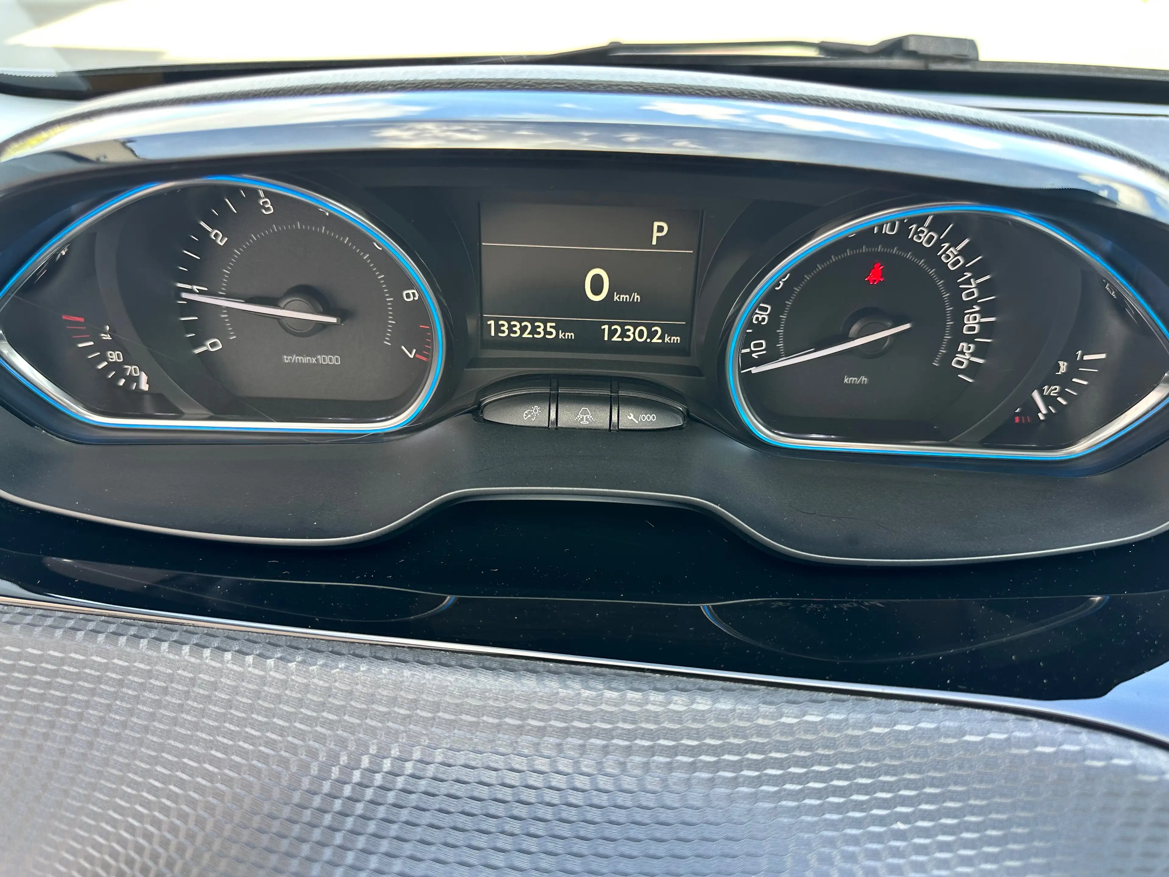 Peugeot 2008 2008 1.2i AUTOMATIQUE Crossway S — photo 9
