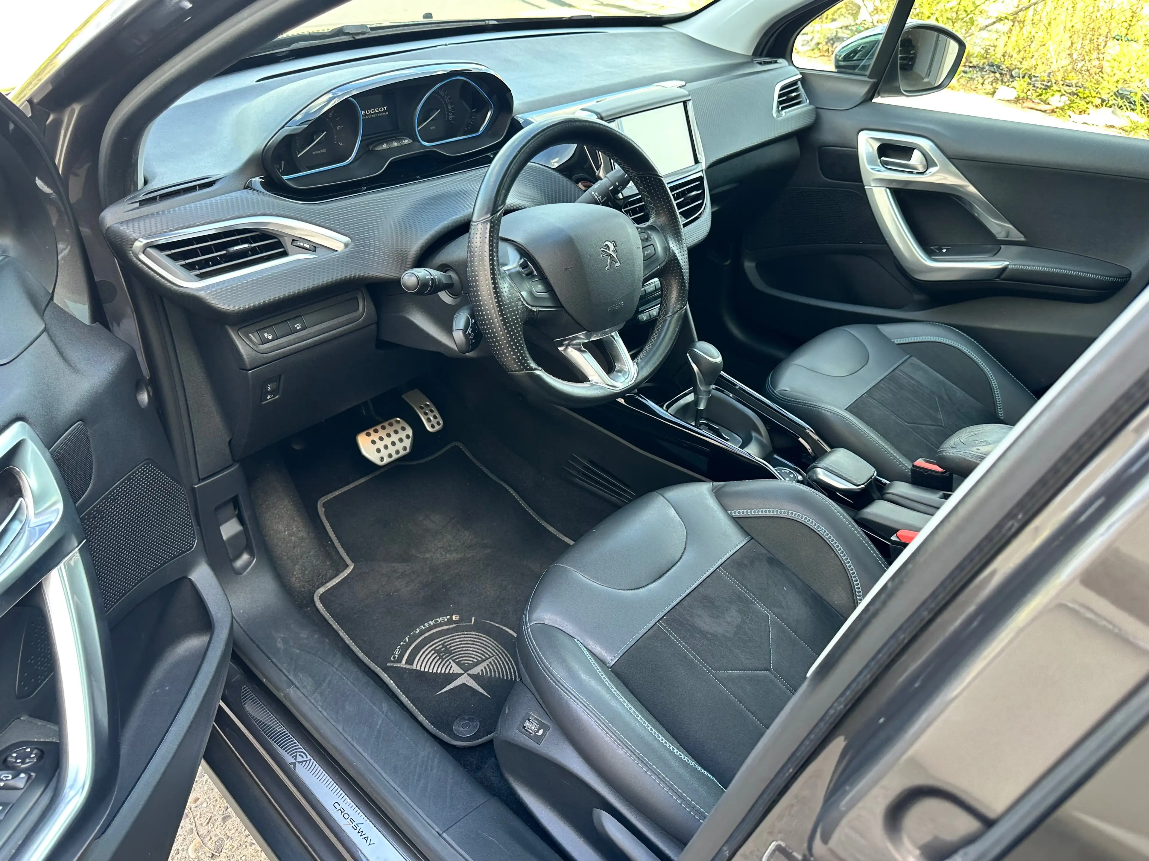 Peugeot 2008 2008 1.2i AUTOMATIQUE Crossway S — photo 7