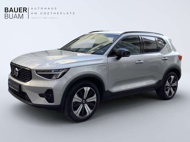 Imagine Volvo XC40 Plus Dark Plug-In Hybrid 2WD