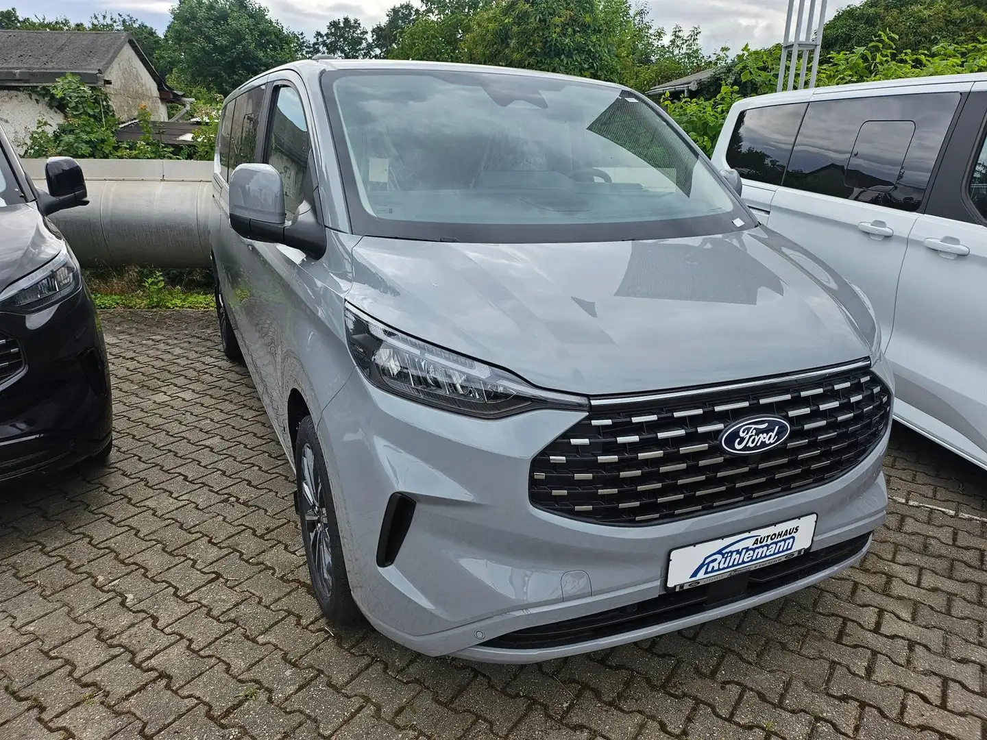 Ford Tourneo Custom L1 TiTANIUM X VOLL AUTOMATIK 5 JAHRE GARANTIE Gris - 1