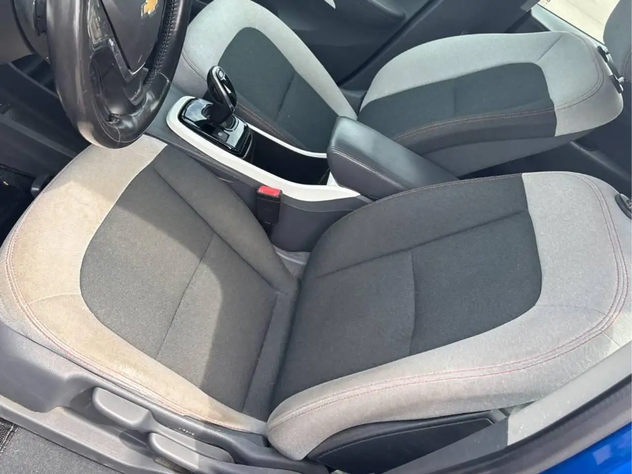 Chevrolet Bolt photo Chevrolet Bolt