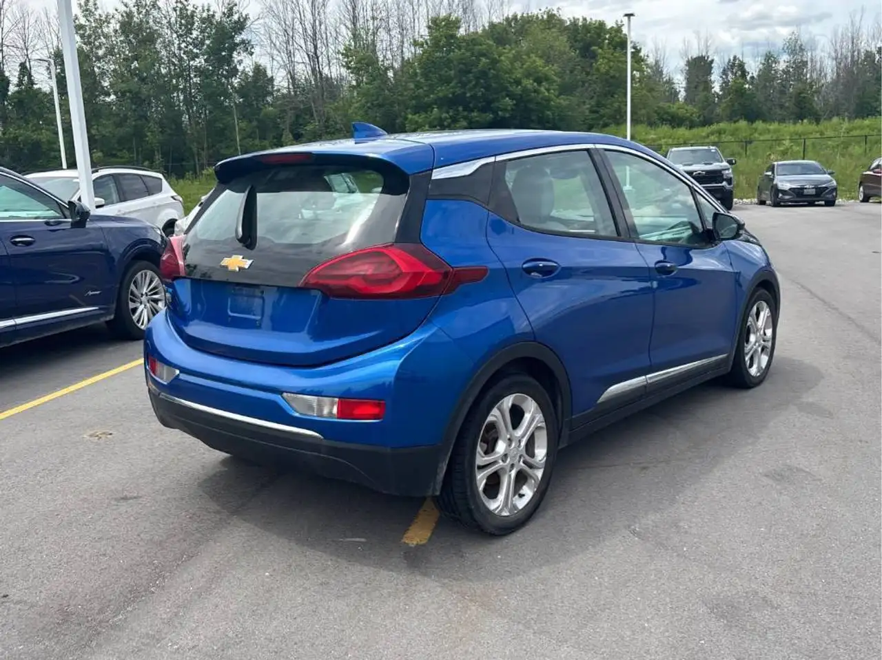 Chevrolet Bolt photo Chevrolet Bolt