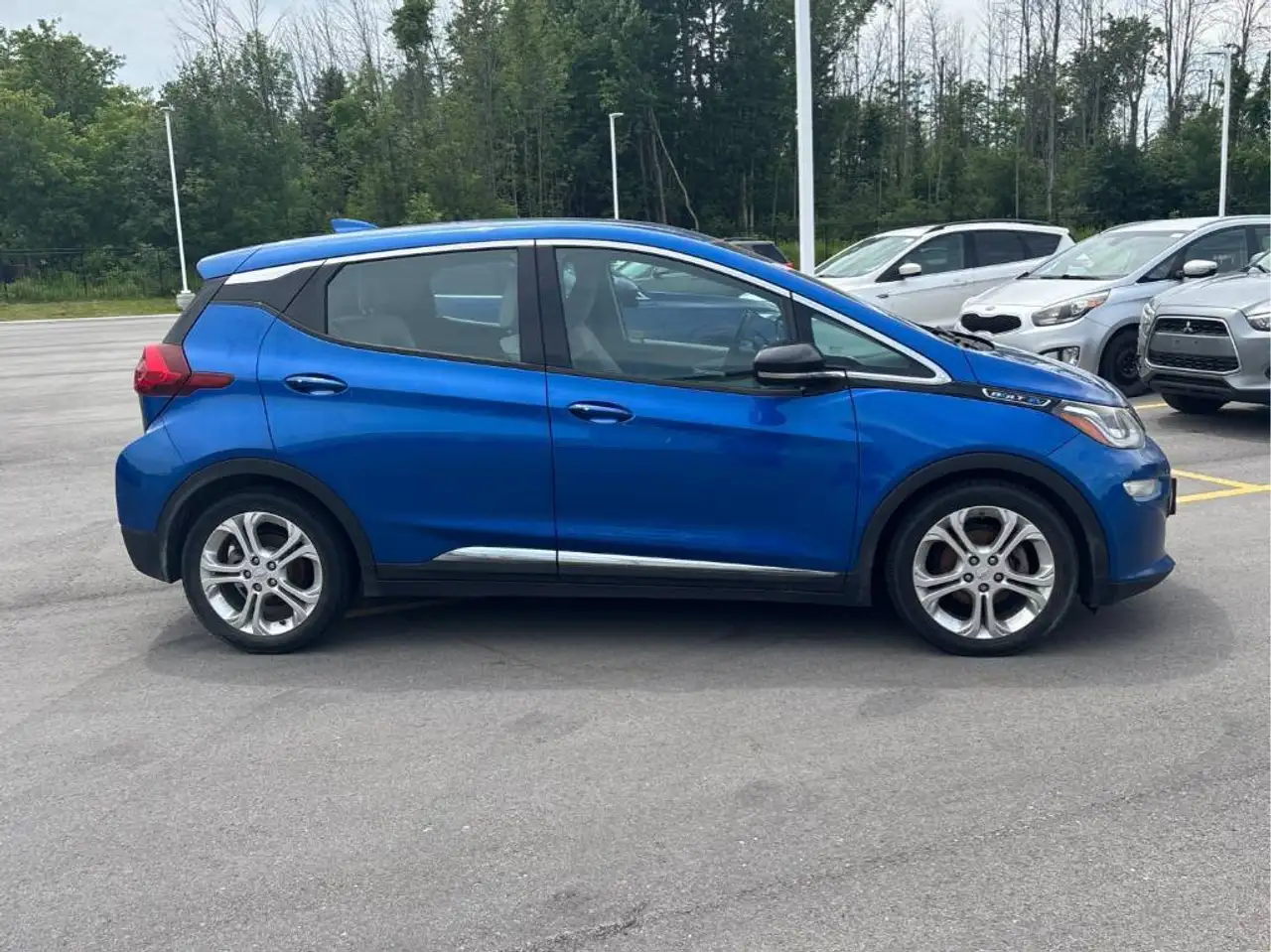 Chevrolet Bolt photo Chevrolet Bolt