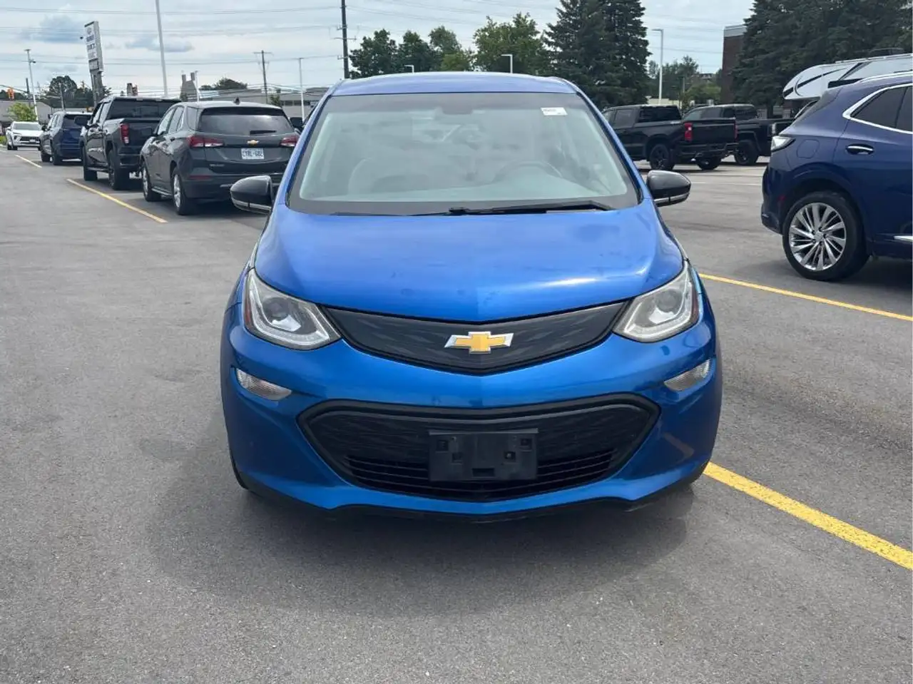 Chevrolet Bolt photo Chevrolet Bolt