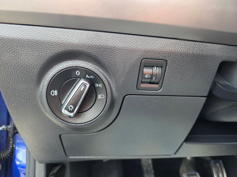 SEAT Ibiza Style SHZ KLIMA NAVI TÜV HU 03-2028 — photo 9