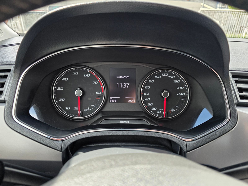 SEAT Ibiza Style SHZ KLIMA NAVI TÜV HU 03-2028 — photo 11