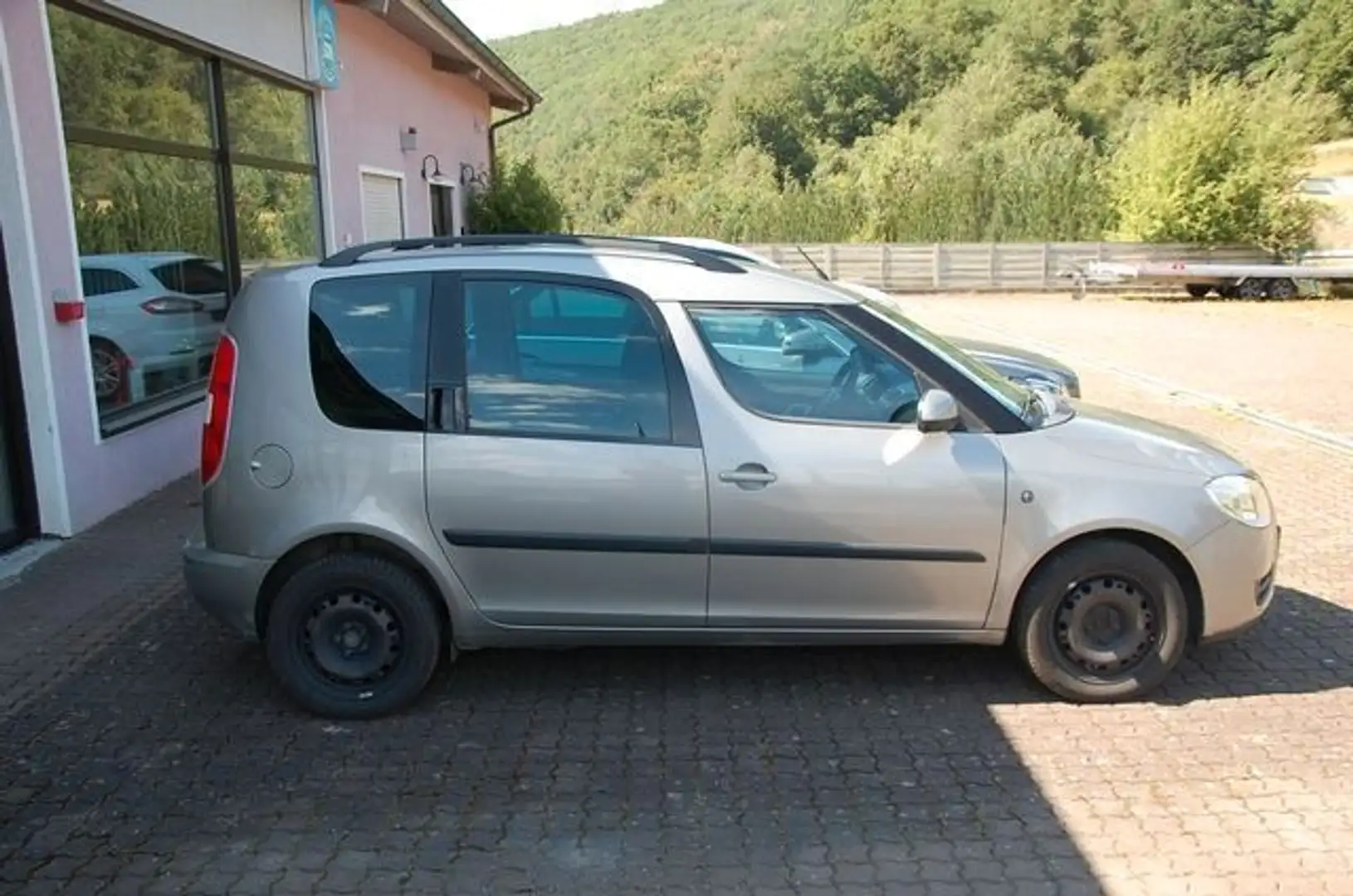Skoda Roomster Style Plus Edition Climatronic SHZ PDC Бежевый  - 2