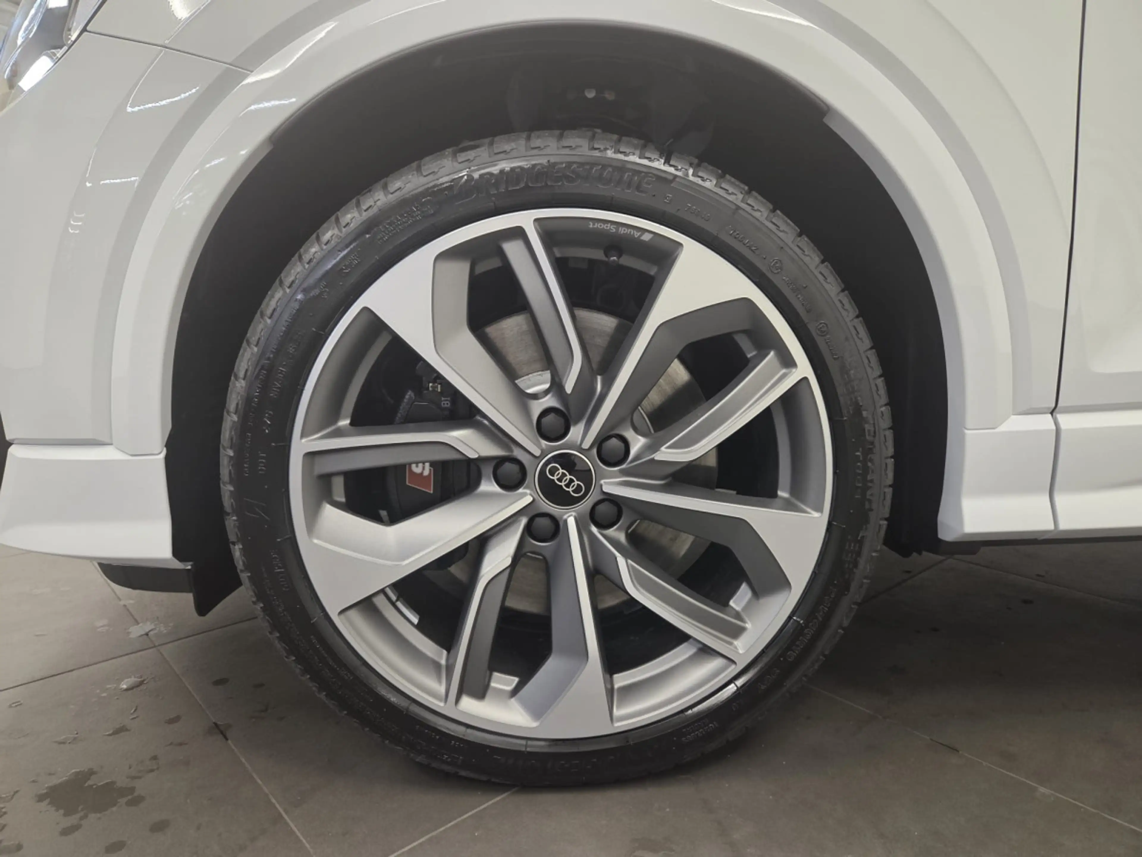 Audi SQ2 TFSI quattro 300 CH / 221 kW S tronic — photo 10
