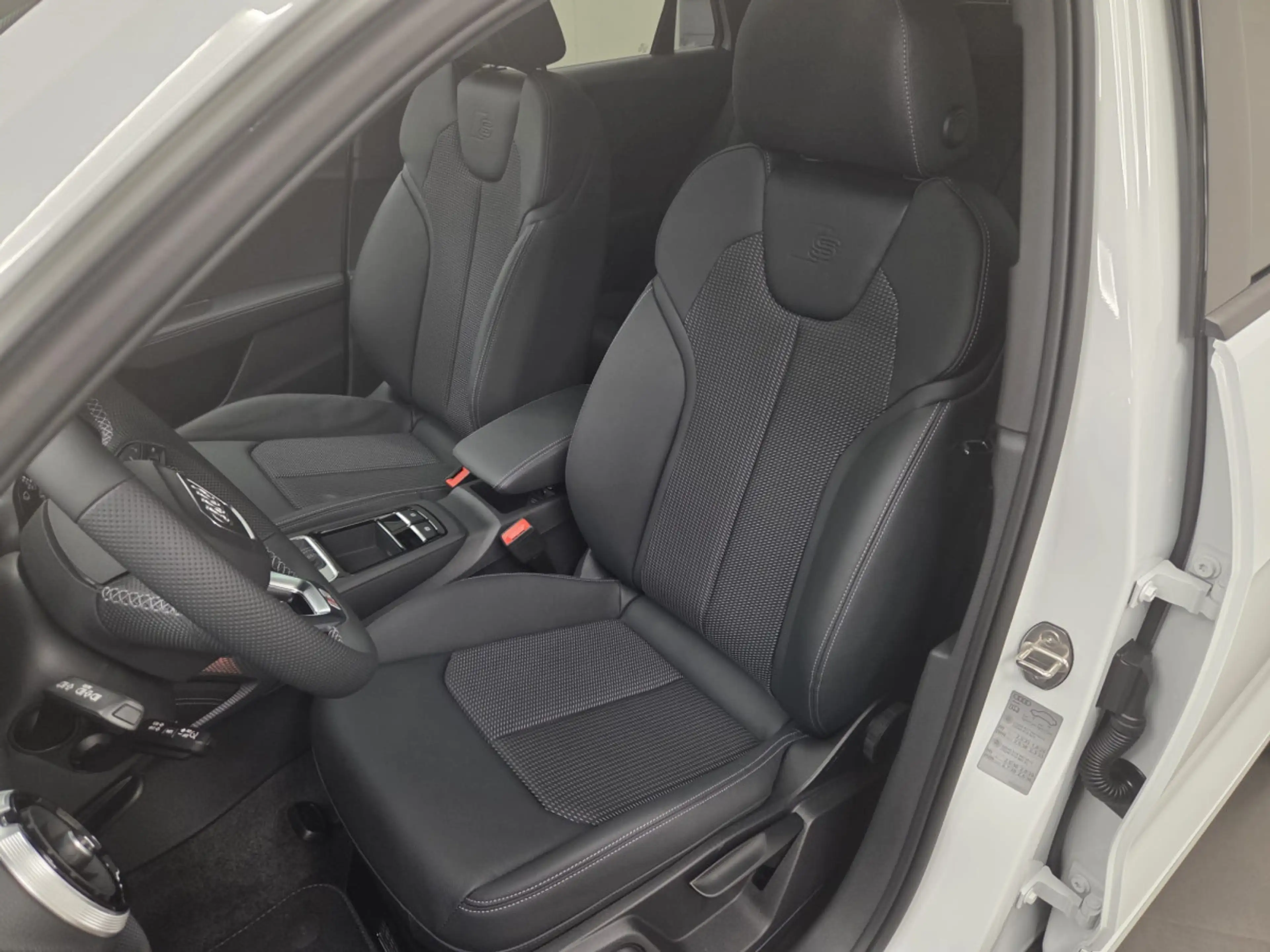 Audi SQ2 TFSI quattro 300 CH / 221 kW S tronic — photo 2