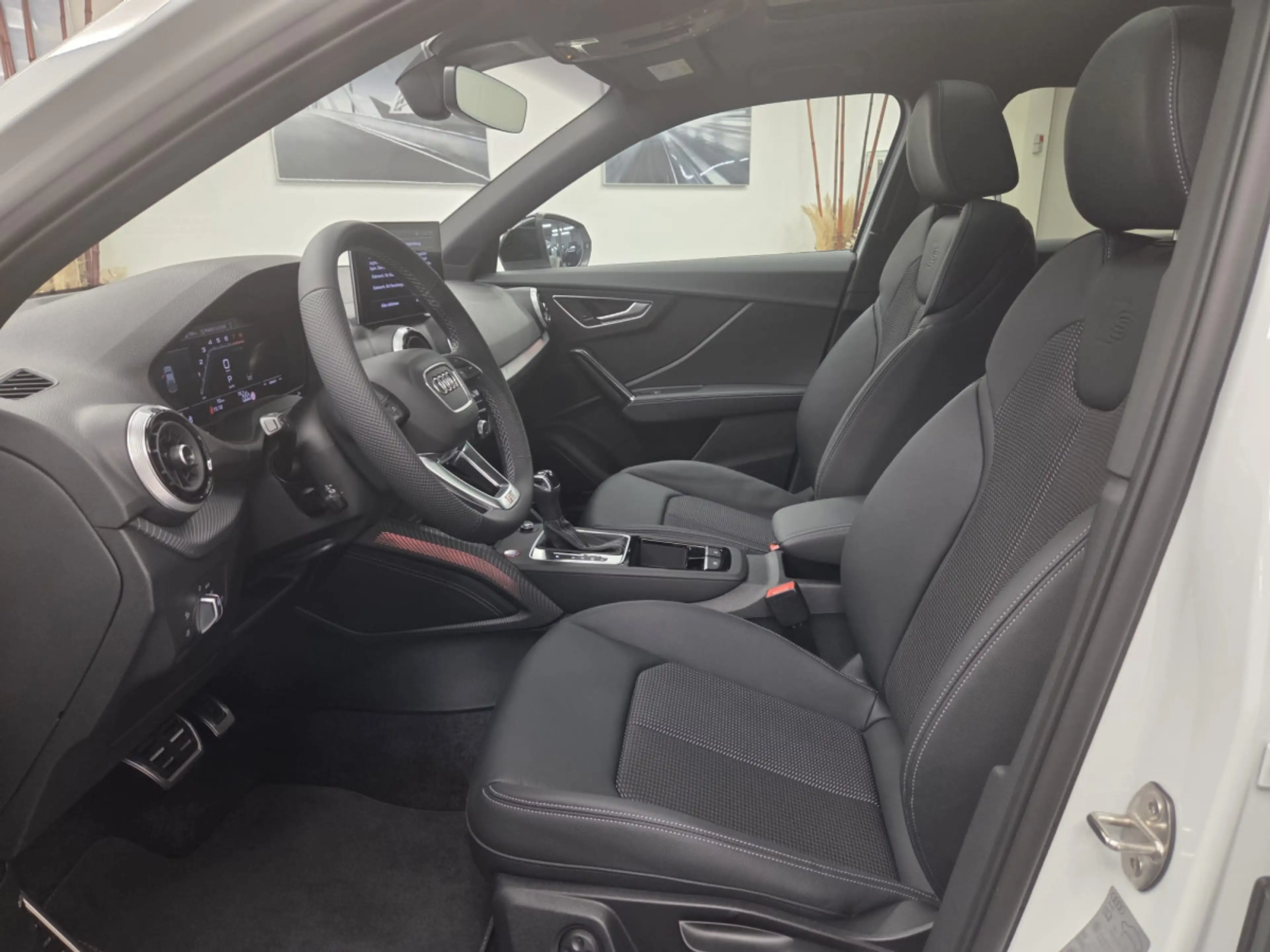 Audi SQ2 TFSI quattro 300 CH / 221 kW S tronic — photo 3