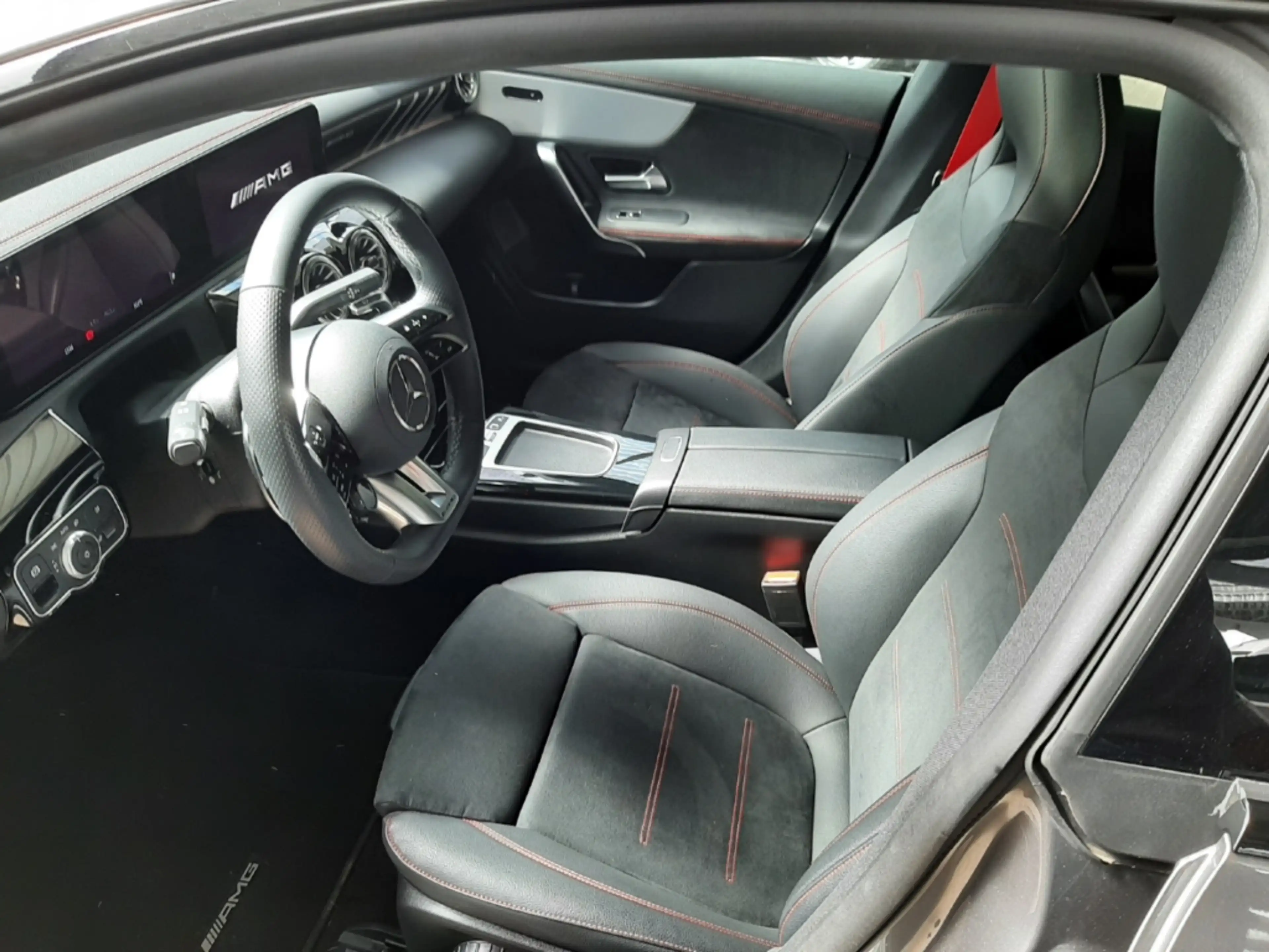Mercedes-Benz CLA 35 AMG Pano Night II Head Up Multibeam — photo 4