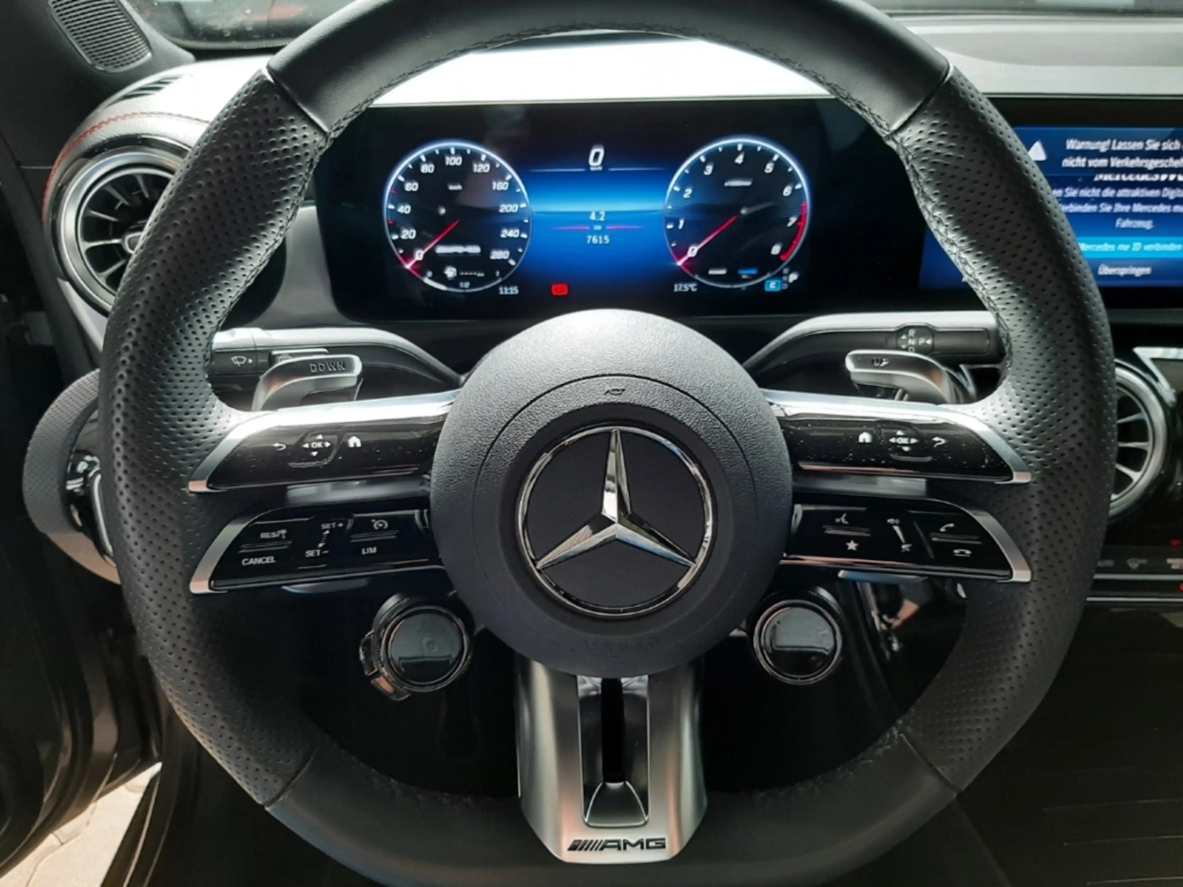 Mercedes-Benz CLA 35 AMG Pano Night II Head Up Multibeam — photo 5