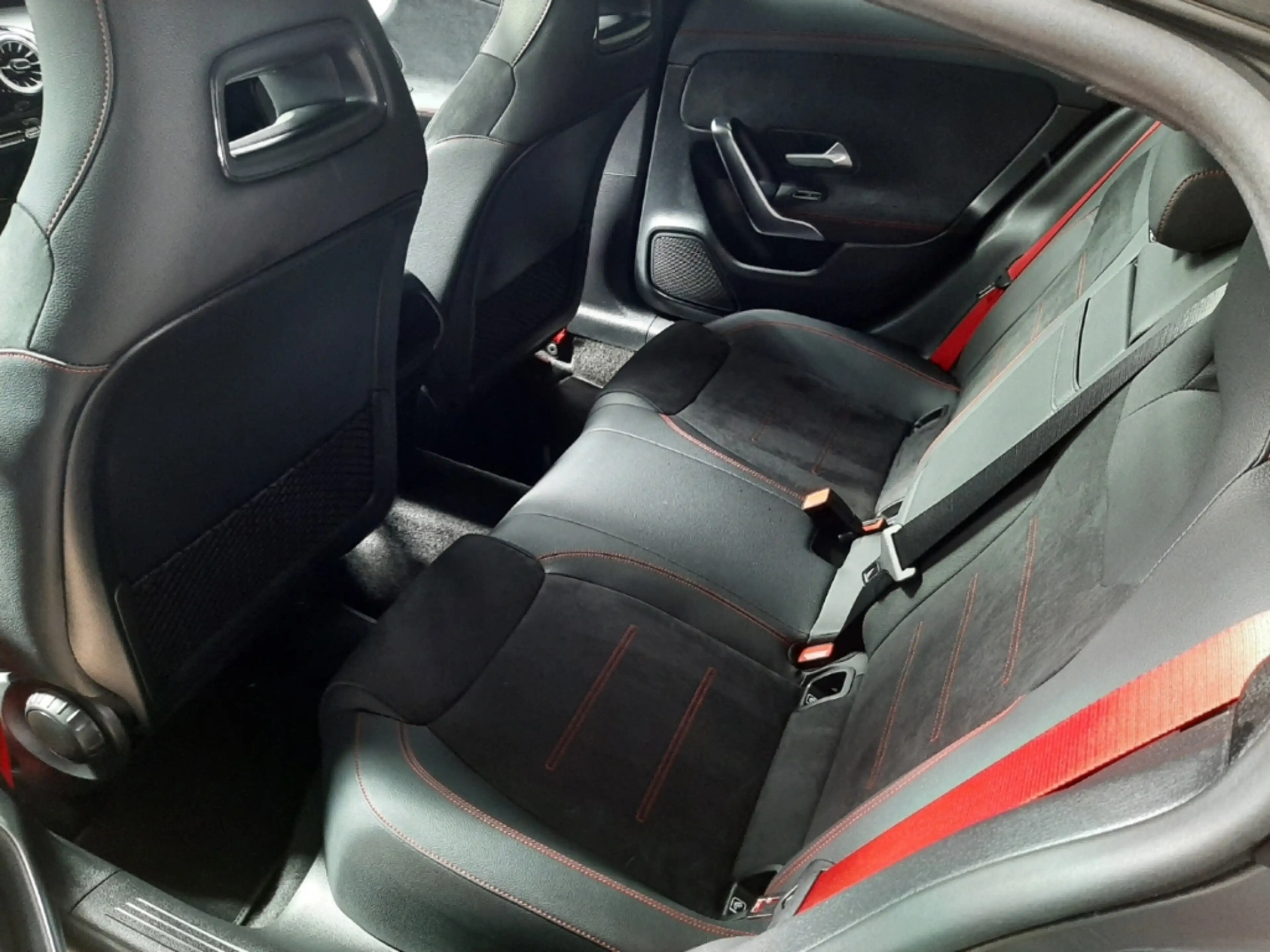 Mercedes-Benz CLA 35 AMG Pano Night II Head Up Multibeam — photo 7