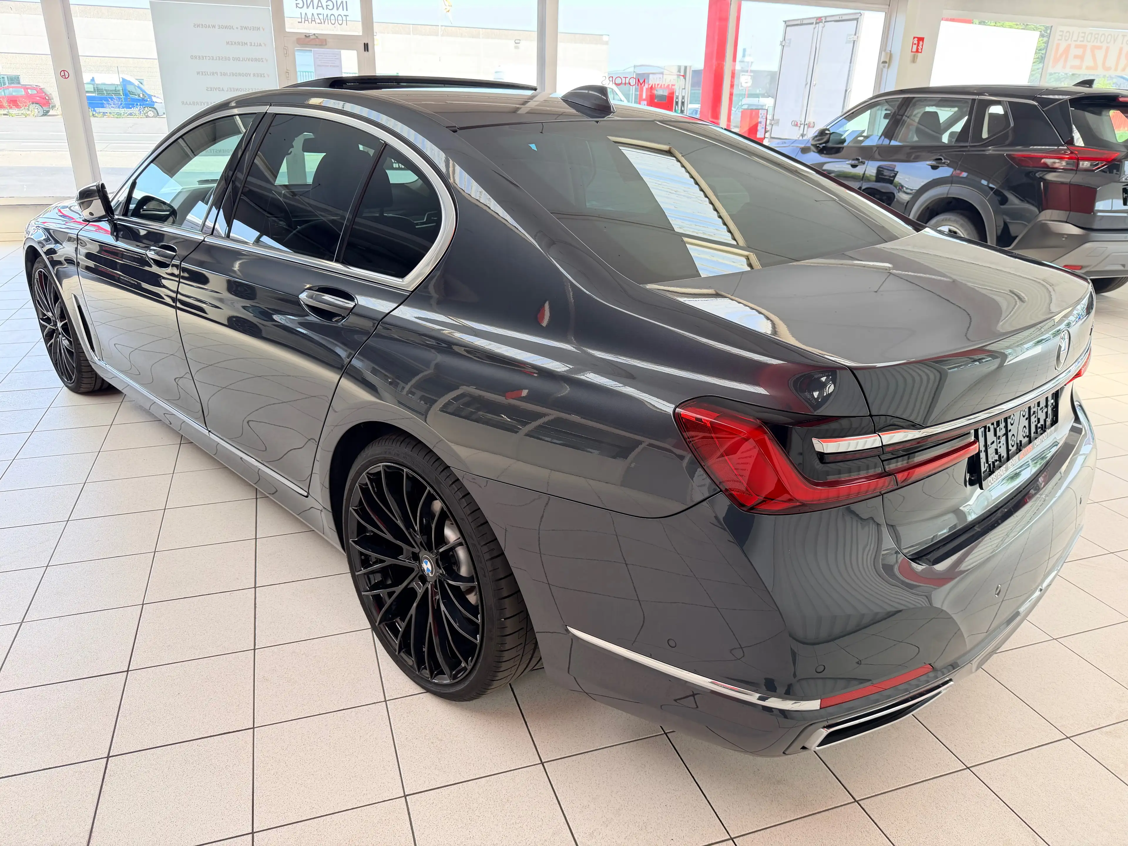 BMW 730 730d •OPEN ROOF• •COMFORT• •SOFT CLOSE• — photo 2