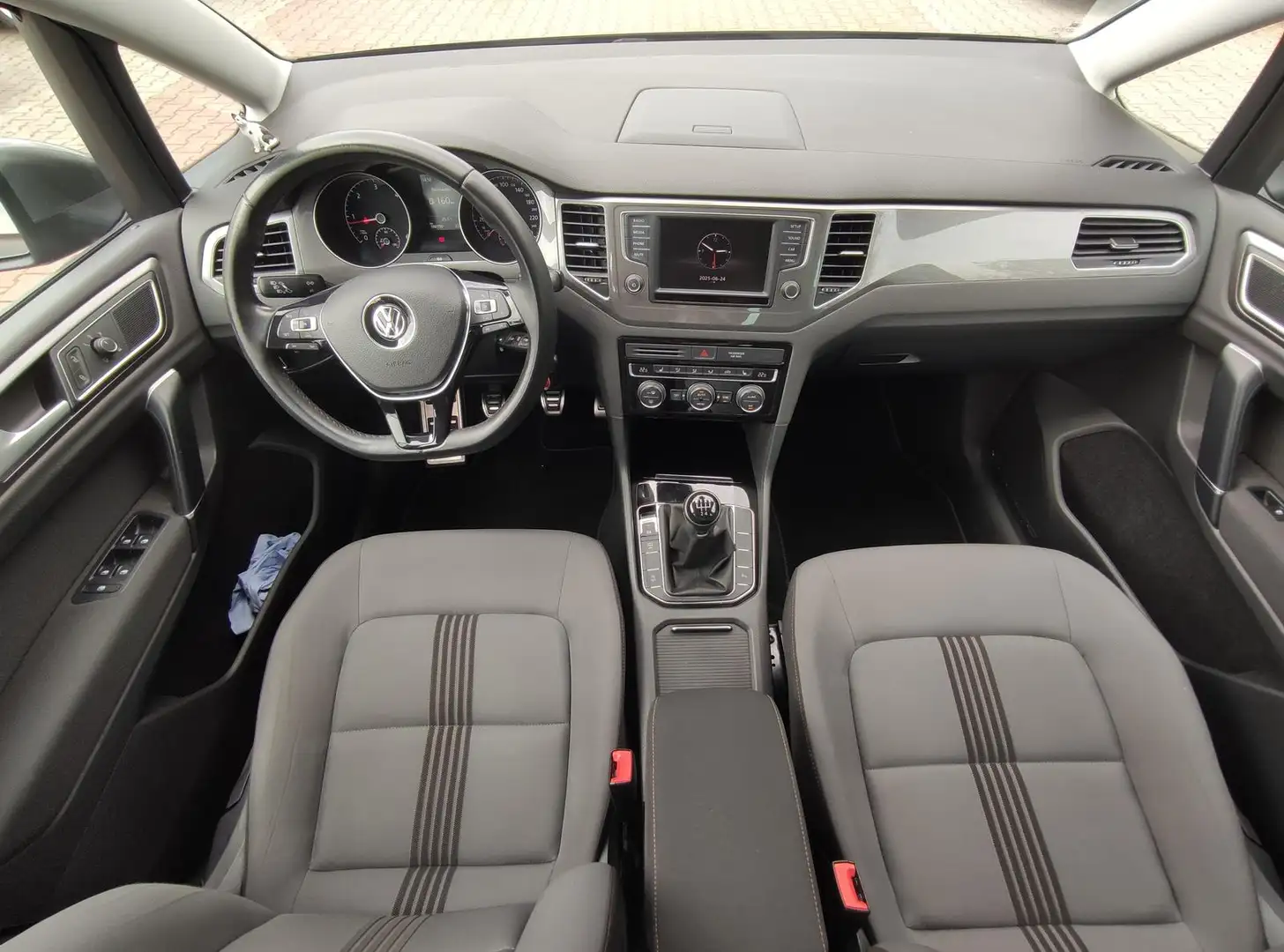 Volkswagen Golf Sportsvan Golf SV Allstar 1.6 TDI+110Ps+AHZV+PDC+Bi-Xenon+ Šedá - 2