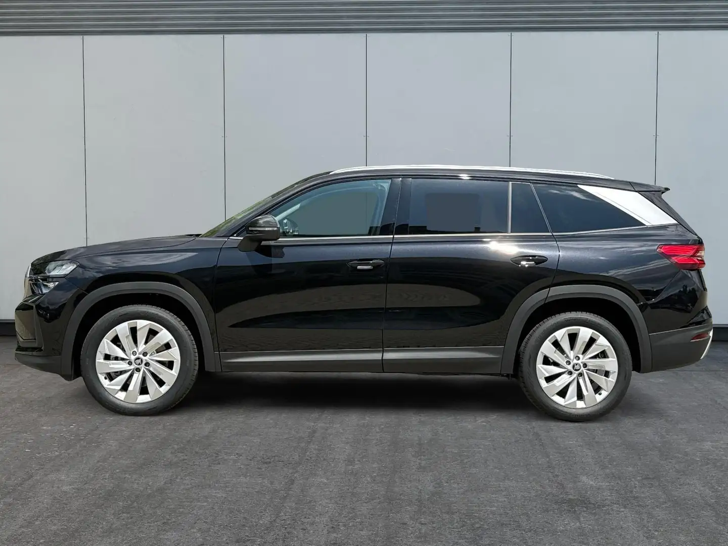Skoda Kodiaq Selection DSG+AHK+NAVI+19'' ALU+ACC+KAMERA 1.5T... Schwarz - 2