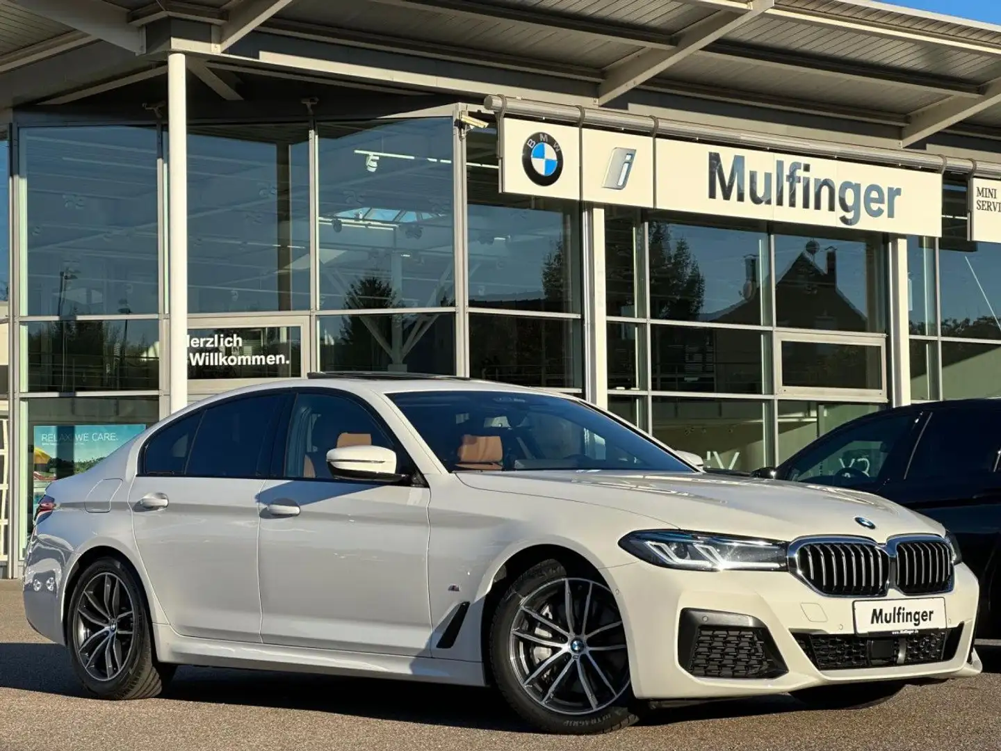 BMW 530 d xDrive M Sport Laser HUD ACC GlasD.HiFi DAB Weiß - 2