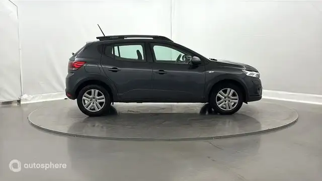 Dacia Sandero view 4