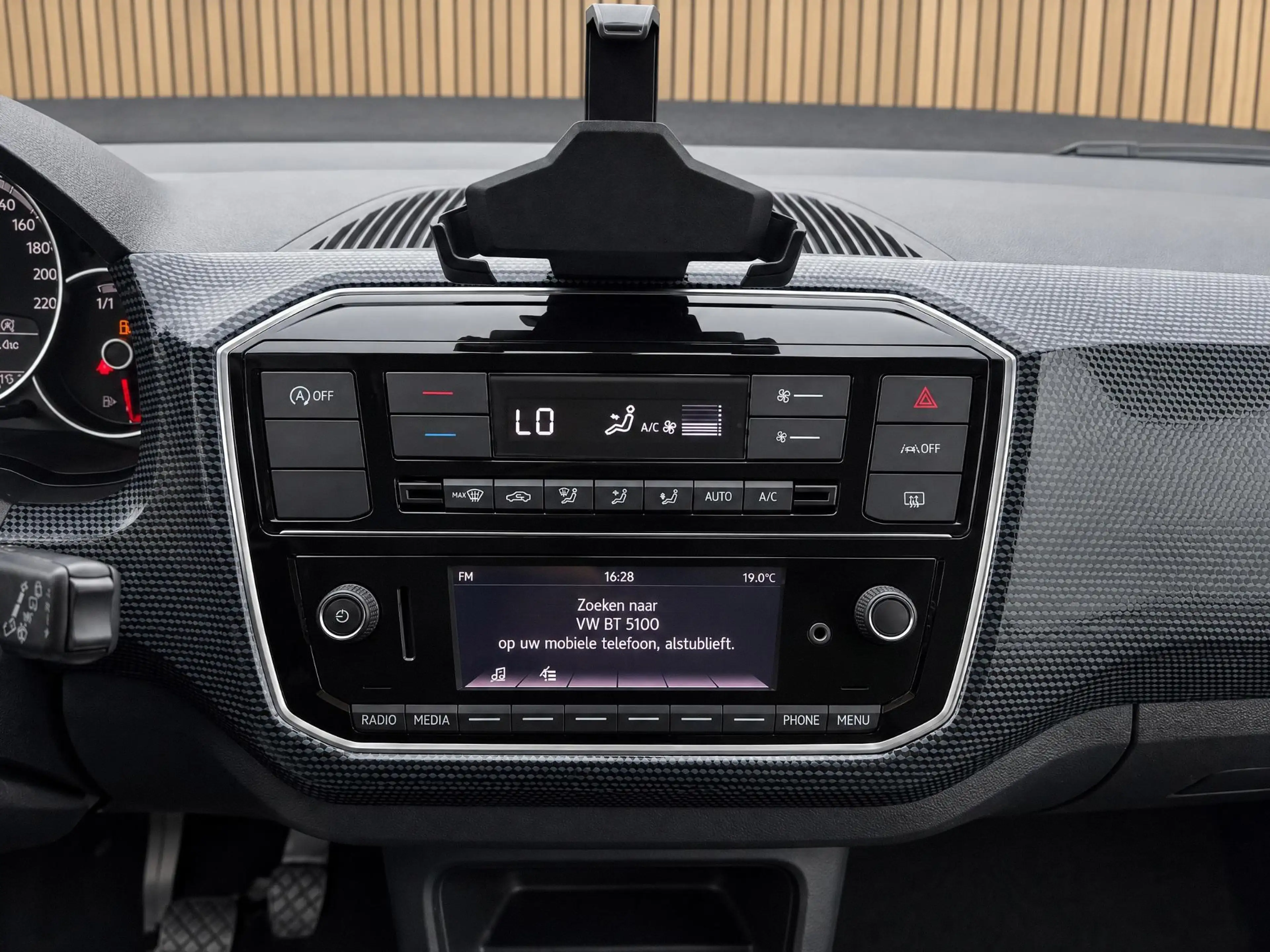 Volkswagen up! 1.0 |Dealer onderhouden |Airco |BTW |5 deurs| — photo 10