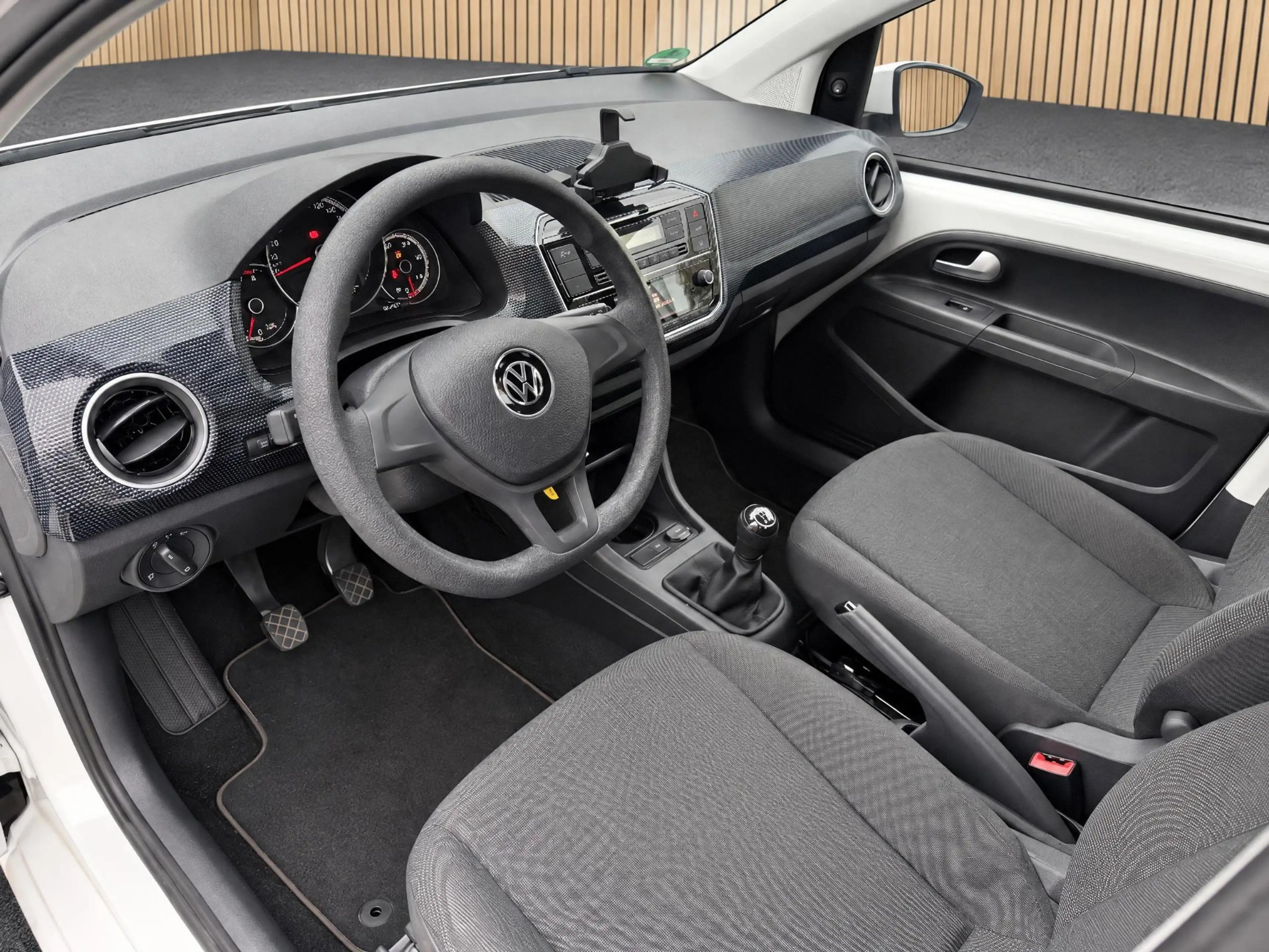 Volkswagen up! 1.0 |Dealer onderhouden |Airco |BTW |5 deurs| — photo 6
