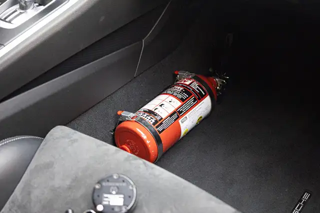 Porsche 911 view 13