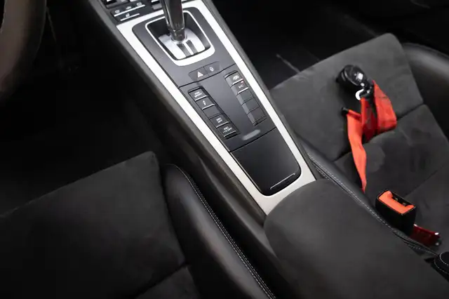Porsche 911 view 15