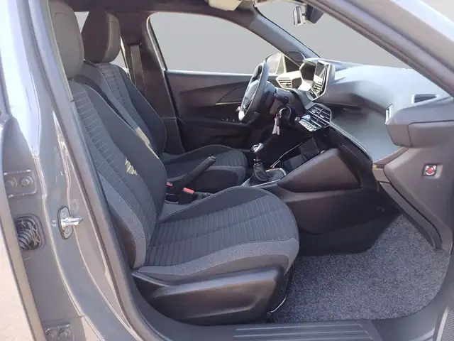Peugeot 2008 view 11