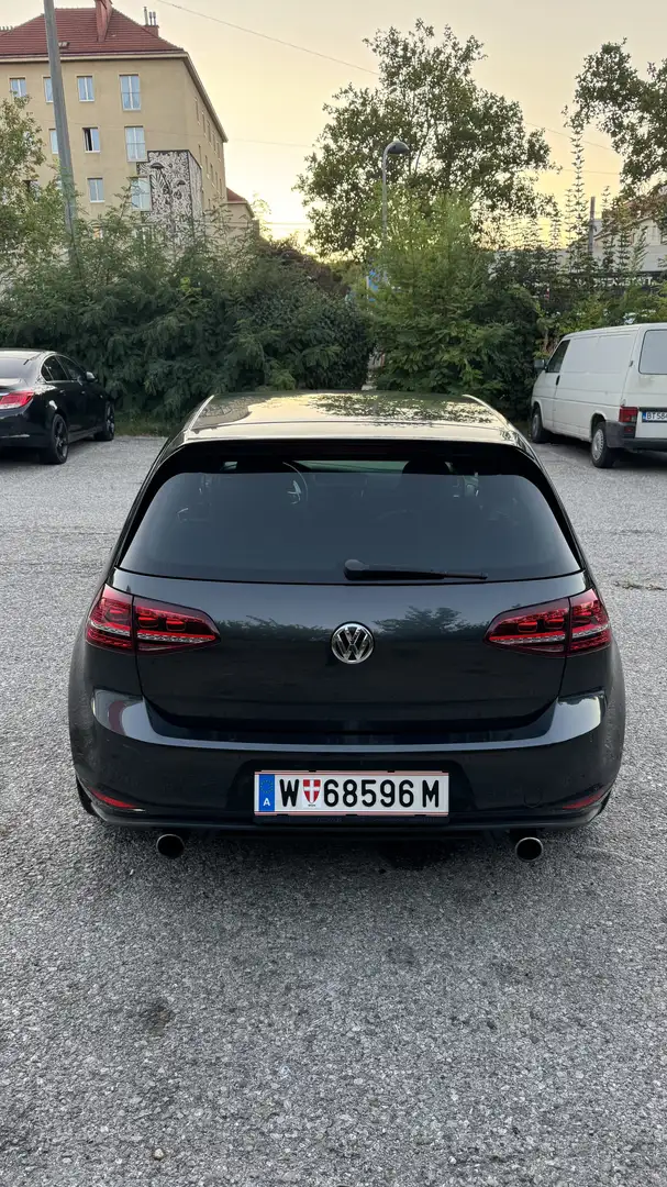 Volkswagen Golf GTI 2,0 TSI DSG Performance - 2