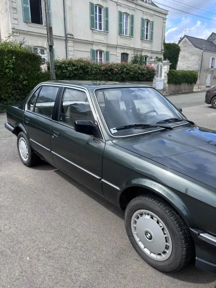 BMW 320i, foto 5