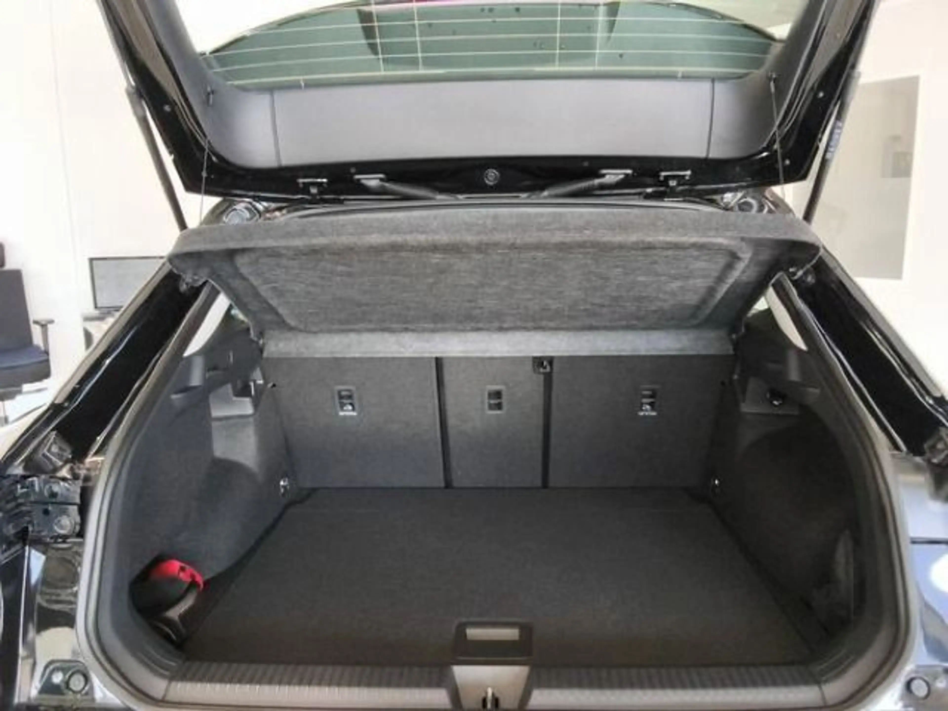 Volkswagen T-Roc 1.5 eTSI DSG Life Navi LED DigCockpit Kame — photo 7