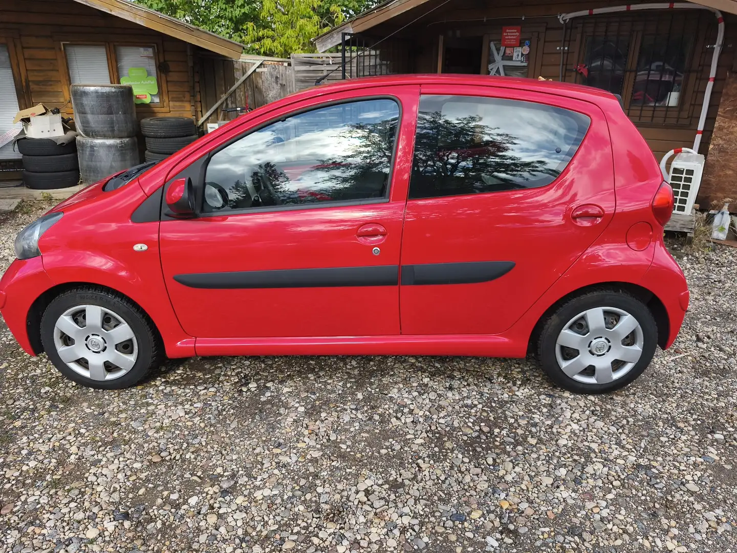 Toyota Aygo City Rot - 2