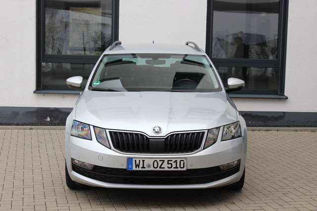Imagine Skoda Octavia 1.6 TDI DSG Kombi Ambition NAVI S-HEIZUN