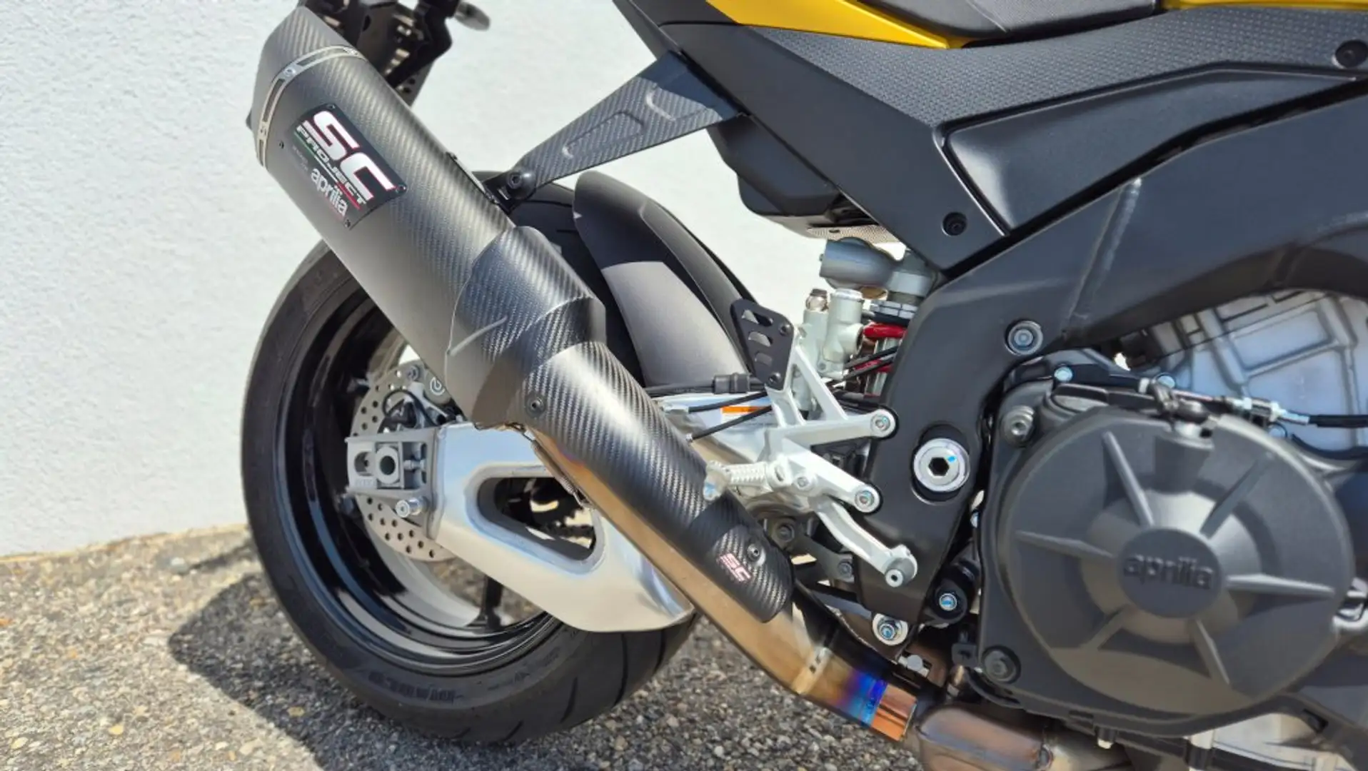 Aprilia Tuono V4 1100 E5+ Galben - 2