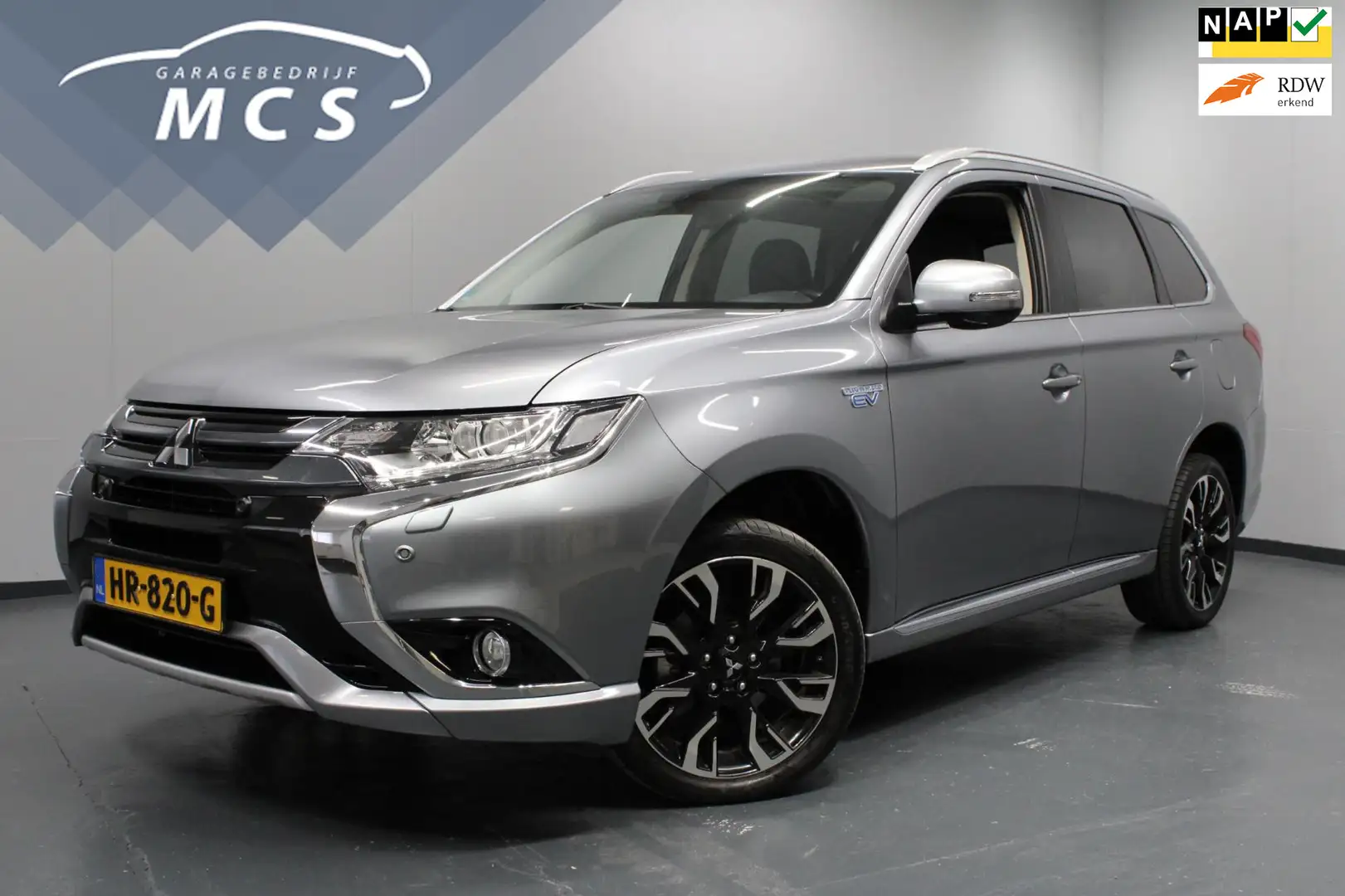 Mitsubishi Outlander 2.0 PHEV Executive Edition / Trekhaak / Stoelverwa Grijs - 1